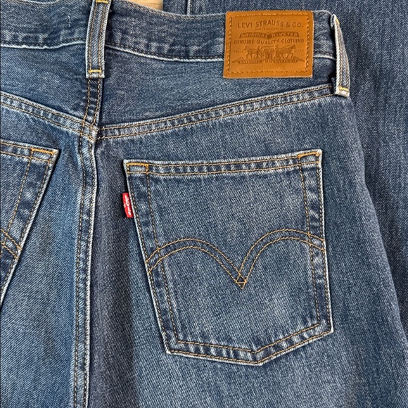 Levi premium ribcage wide leg jeans size 28 full length - Picture 5 of 6